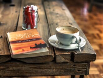 Stress darajasini kamaytirib, uzoq yashaysiz: kitob o‘qishning ko‘pchilk bilmagan foydalari