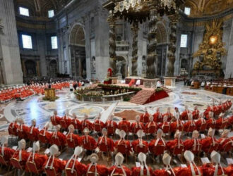 Vatikanda kardinallar yangi Rim papasini saylay olmadi