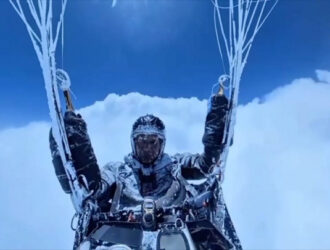 Xitoylik erkak paraplanda tasodifan 8589 metr balandlikkacha ko‘tarildi