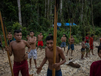 Amazoniya hindular qabilasi tuhmat uchun The New York Times gazetasini sudga berdi