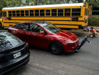Tesla robot-taksisining birinchi ommaviy sinovlari yo‘llarda muammolarga olib keldi