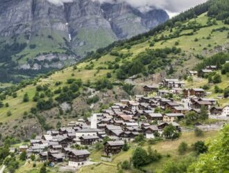 Shveytsariyadagi qishloqqa ko‘chib kelgan sayyohlarga 24 ming dollardan pul to‘lanadi
