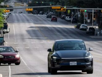 Tesla Texasda robotaksi servisini ishga tushirdi