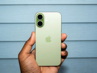 iPhone savdosi rekord darajaga chiqdi — Apple daromadi 144 mlrd dollarga yetdi