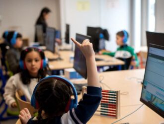 BAAda 7-sinfga qadar o‘quvchilarga sun’iy intellektdan foydalanish taqiqlandi