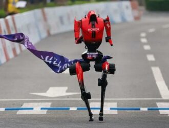 Pekinda robotlar yarim marafoni: g‘olib android jahon rekordidan ham tez yugurdi