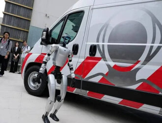 Yaponiyada robotlar uchun “tez yordam” mashinasi taqdim etildi